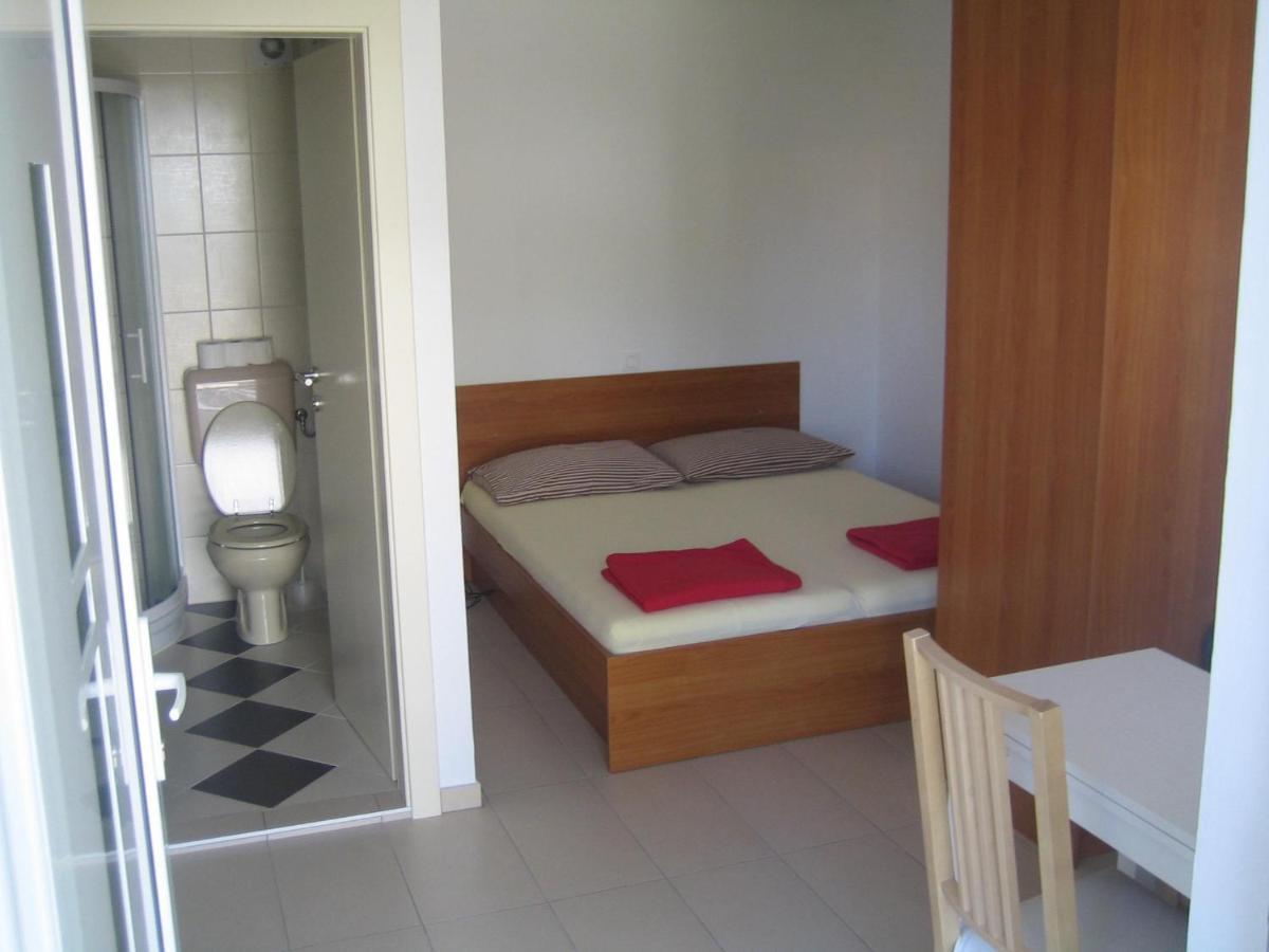 Iva Apartments Novigrad  Bagian luar foto