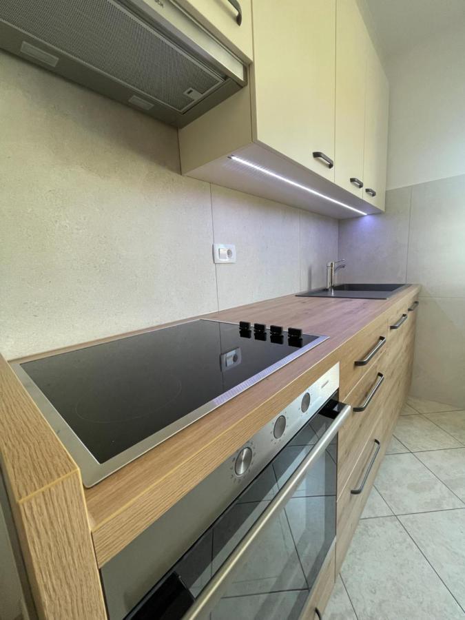 Iva Apartments Novigrad  Bagian luar foto